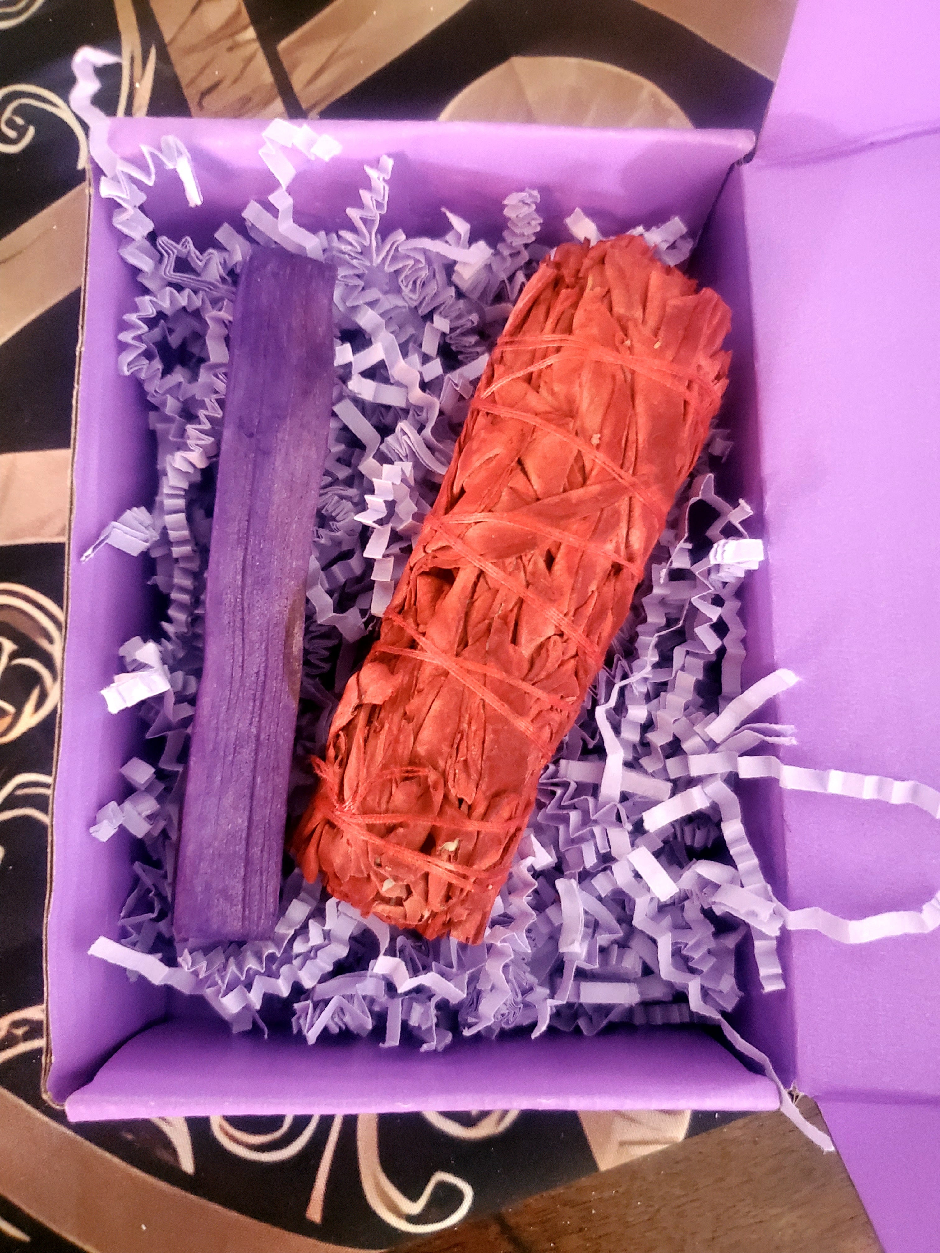 🐉 Dragon’s Blood Sage & Palo Santo Smudging Kit